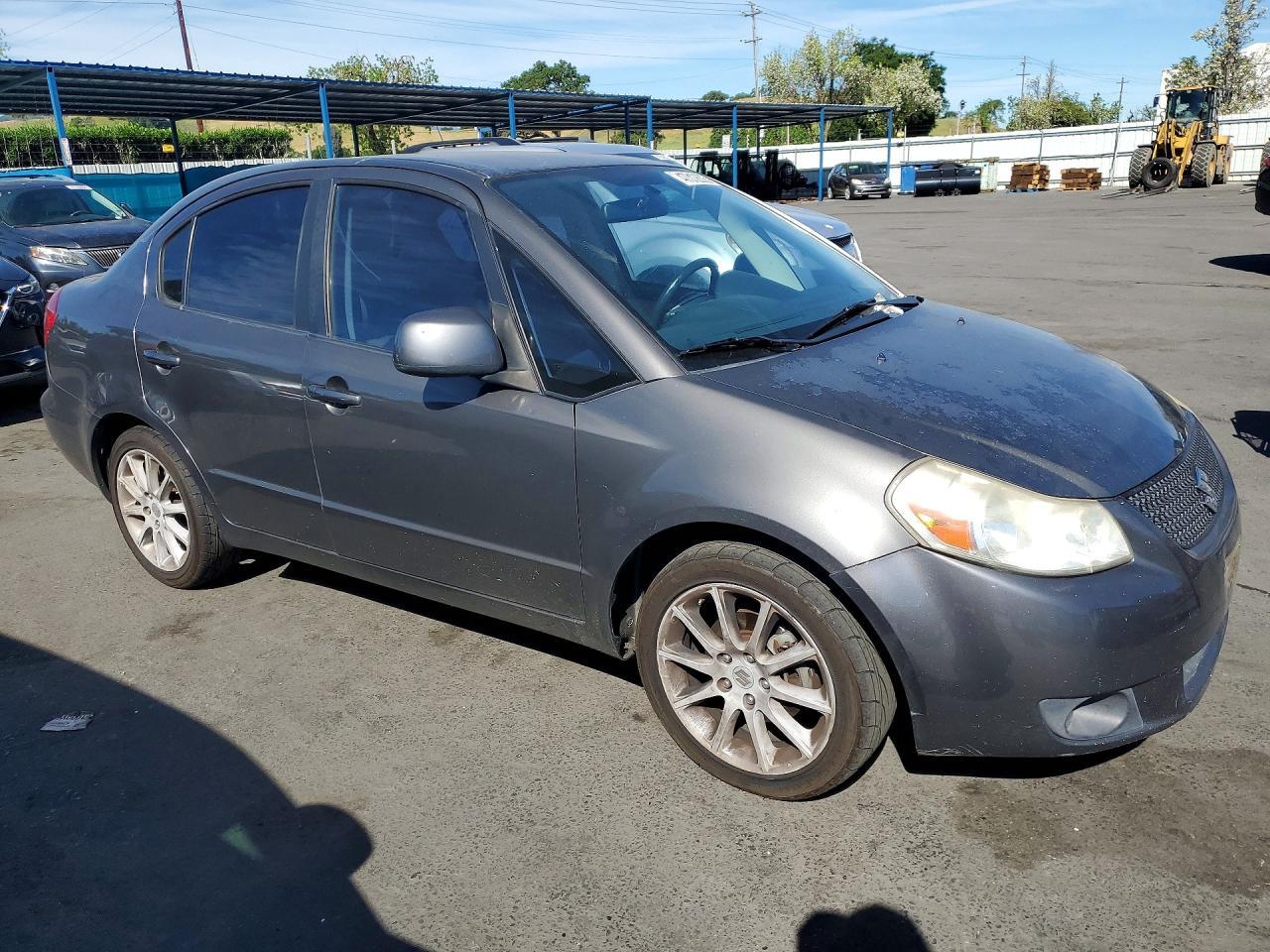 2011 SUZUKI SX4
