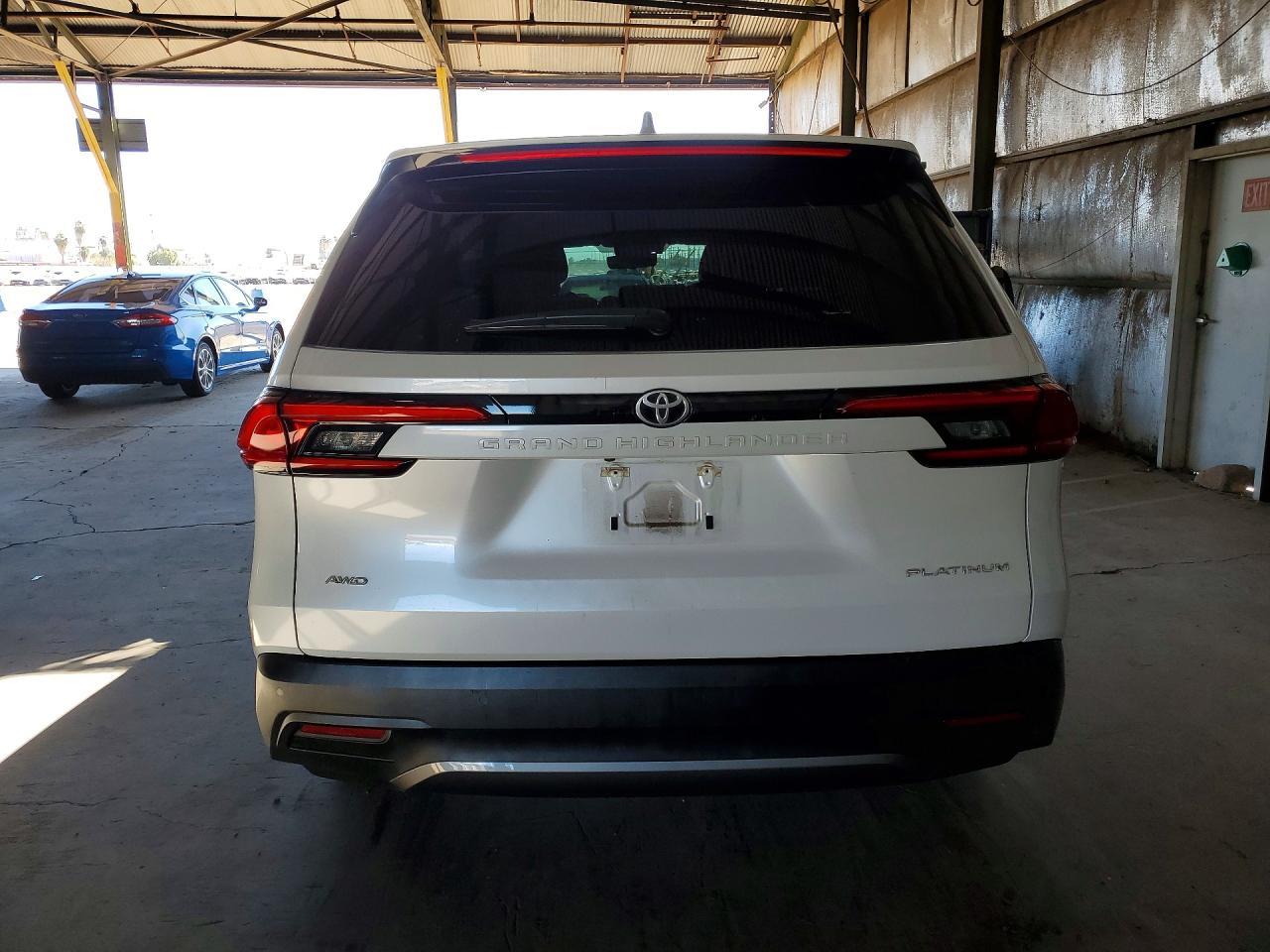 2024 TOYOTA HIGHLANDER