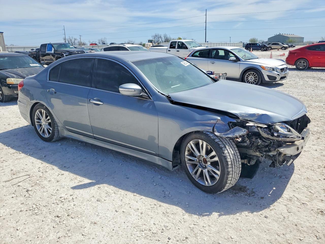 2014 HYUNDAI GENESIS
