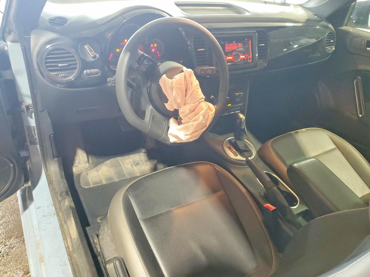 2015 VOLKSWAGEN Beetle