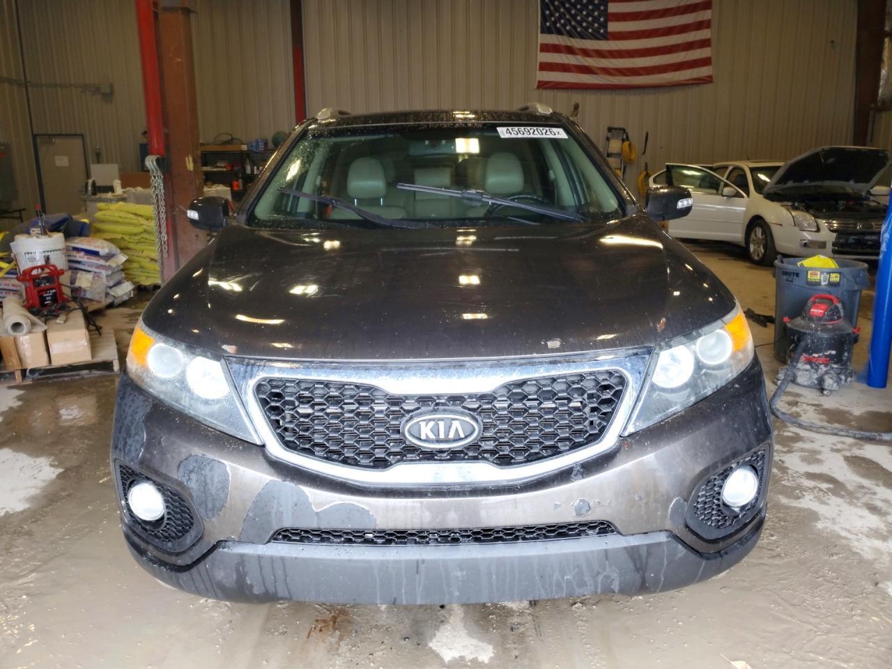 2011 KIA SORENTO