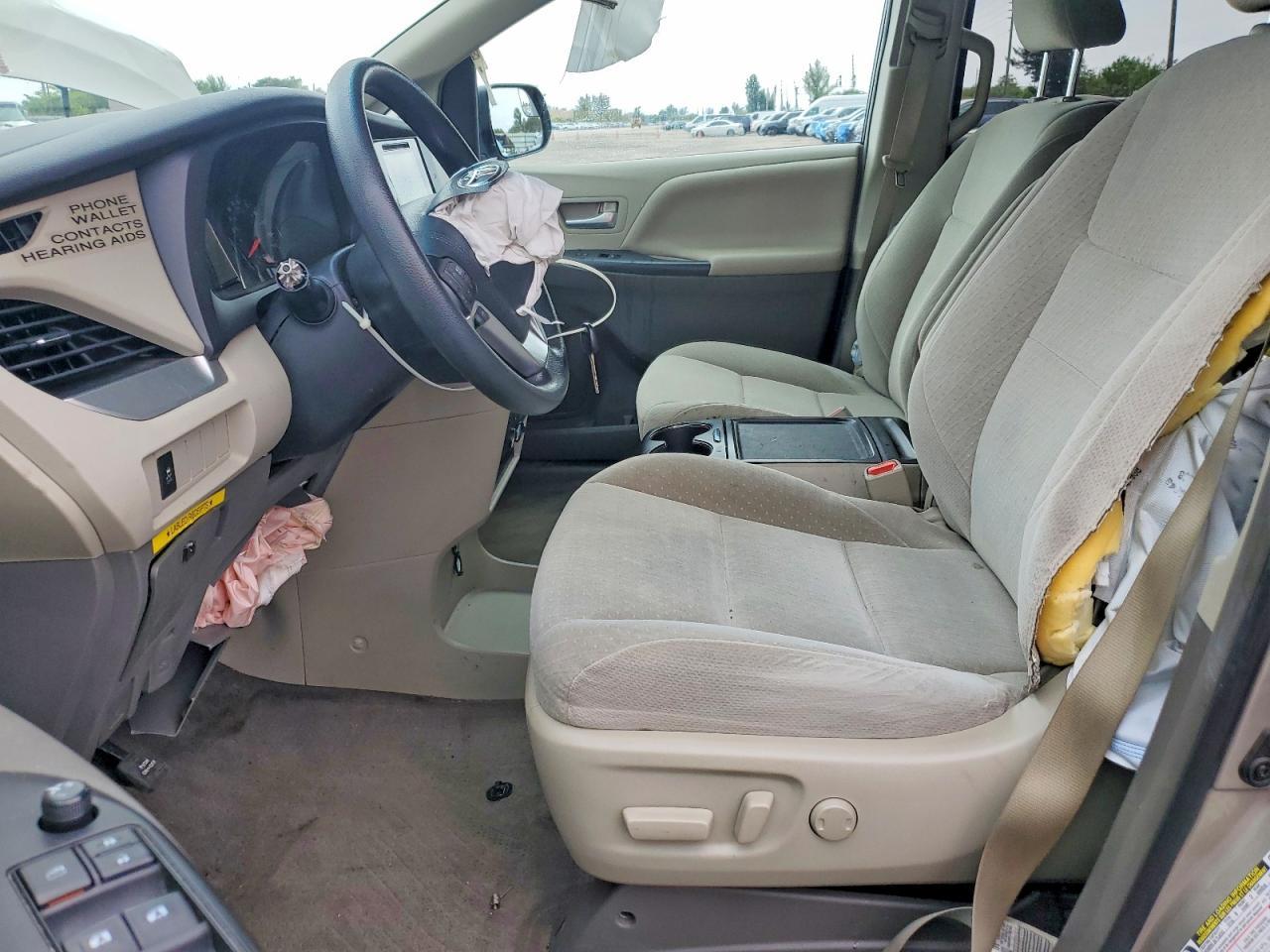 2016 TOYOTA SIENNA
