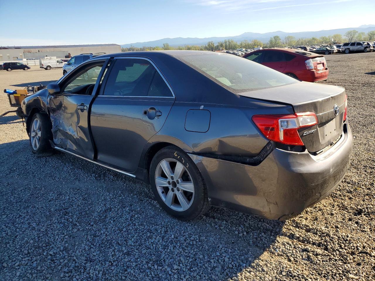 2014 TOYOTA CAMRY