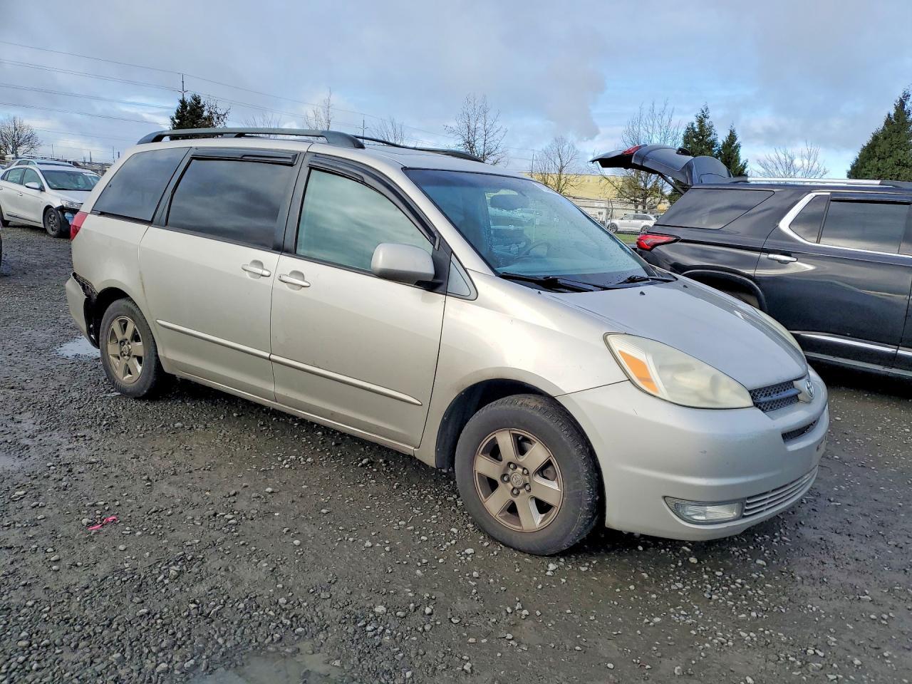 2004 TOYOTA SIENNA
