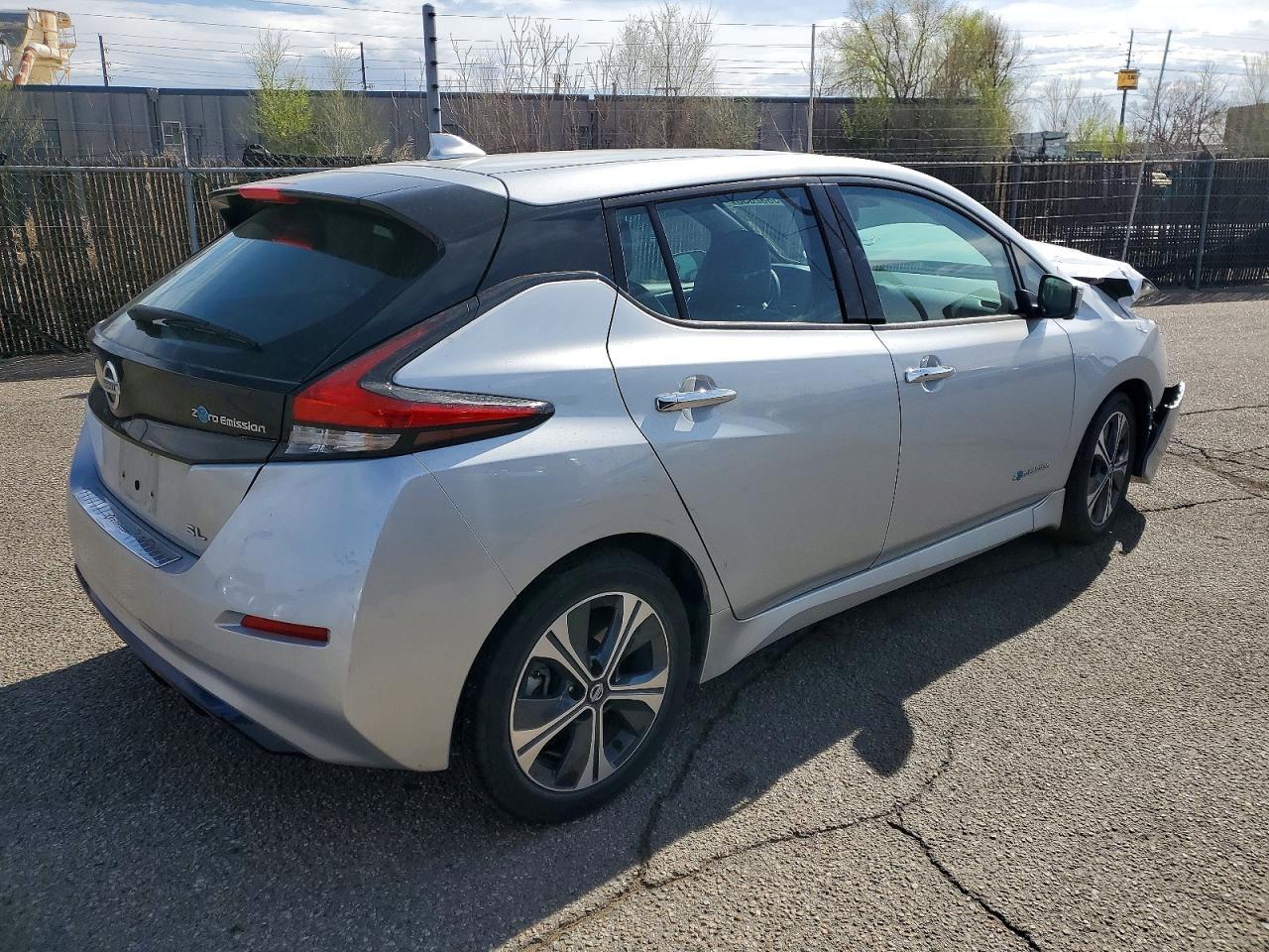 2018 NISSAN LEAF