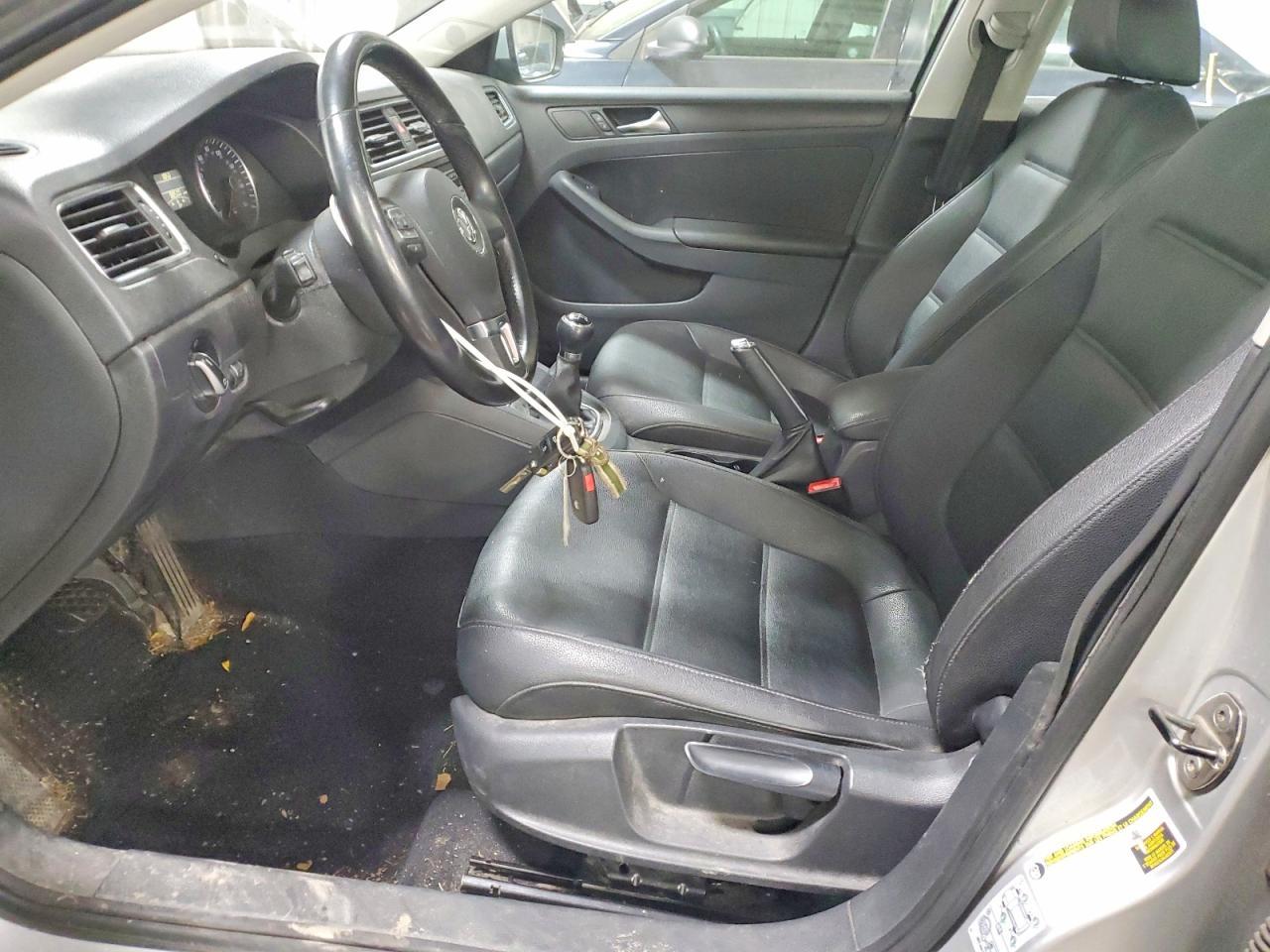 2012 VOLKSWAGEN JETTA
