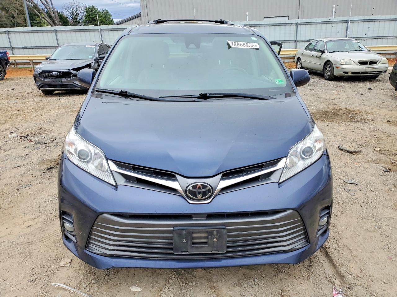 2018 TOYOTA SIENNA