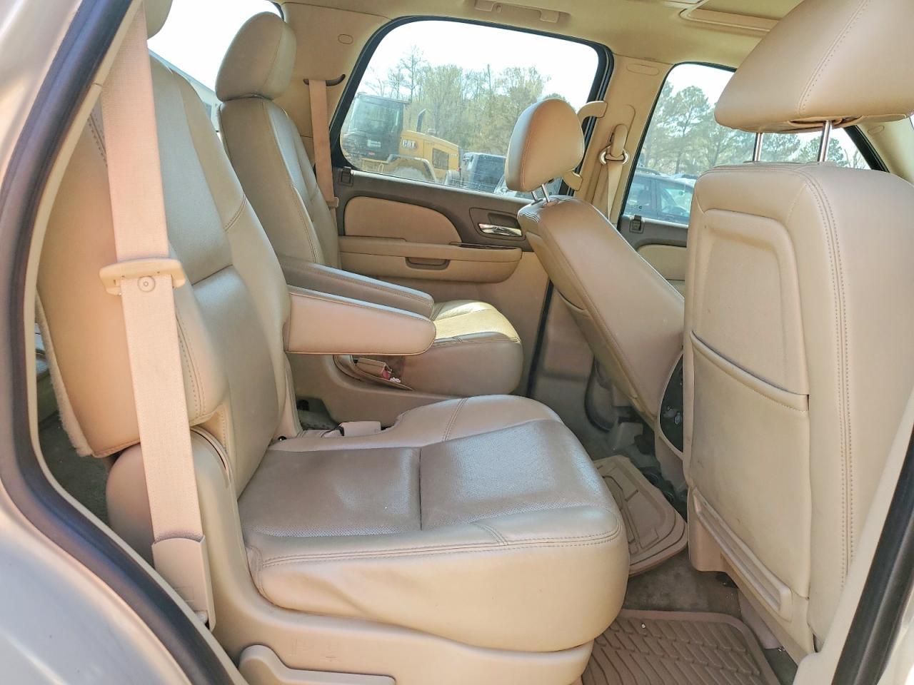 2011 CHEVROLET Tahoe