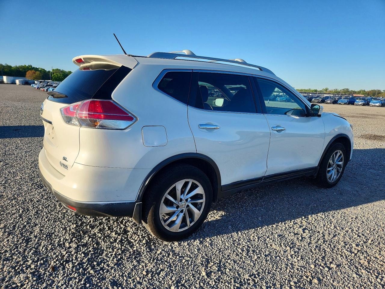 2015 NISSAN ROGUE
