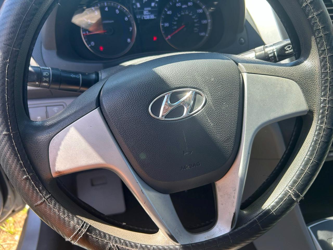2012 HYUNDAI ACCENT