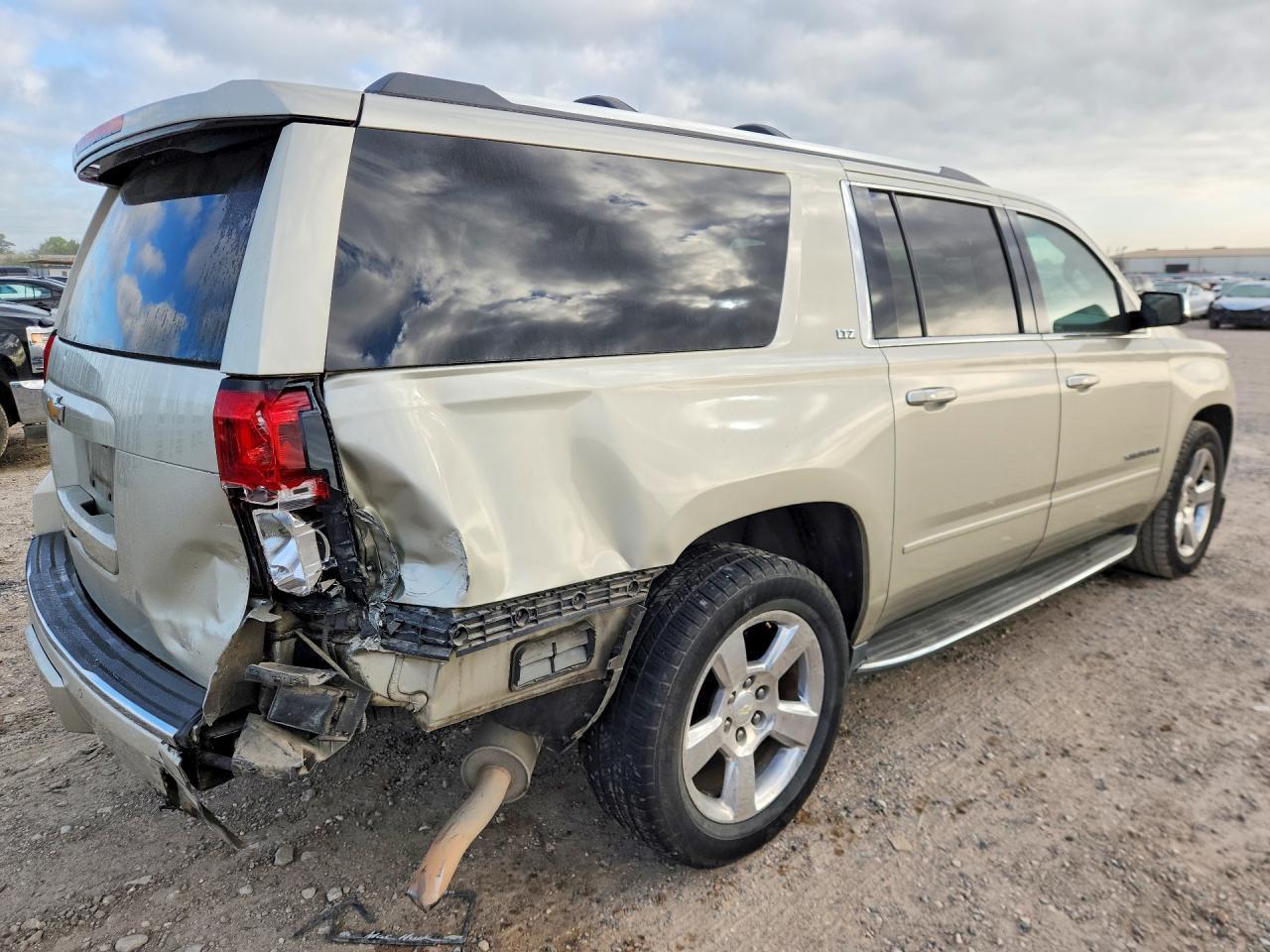 2016 CHEVROLET Suburban