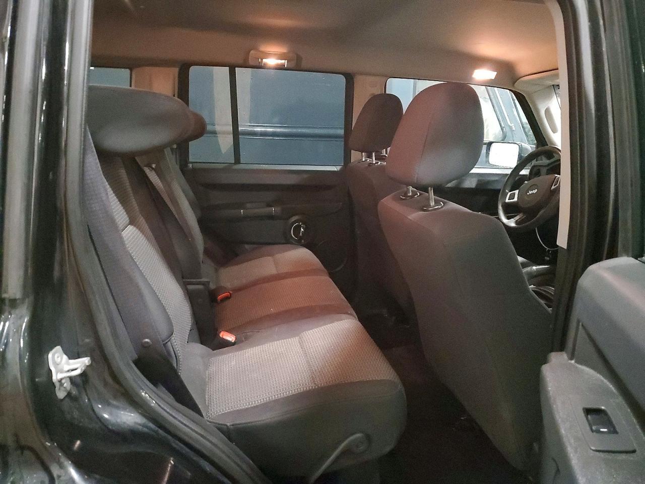 2010 JEEP Commander