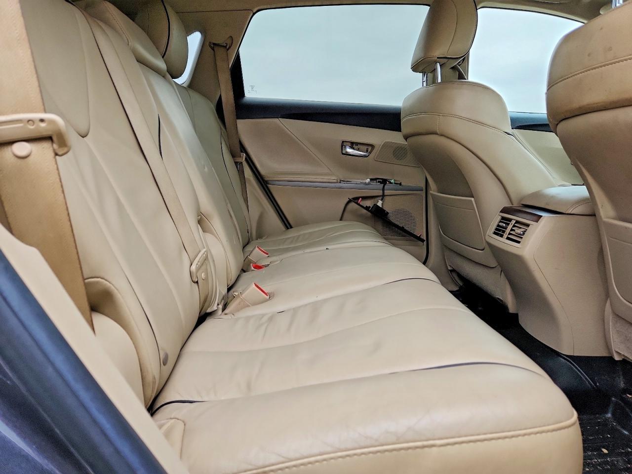 2010 TOYOTA VENZA