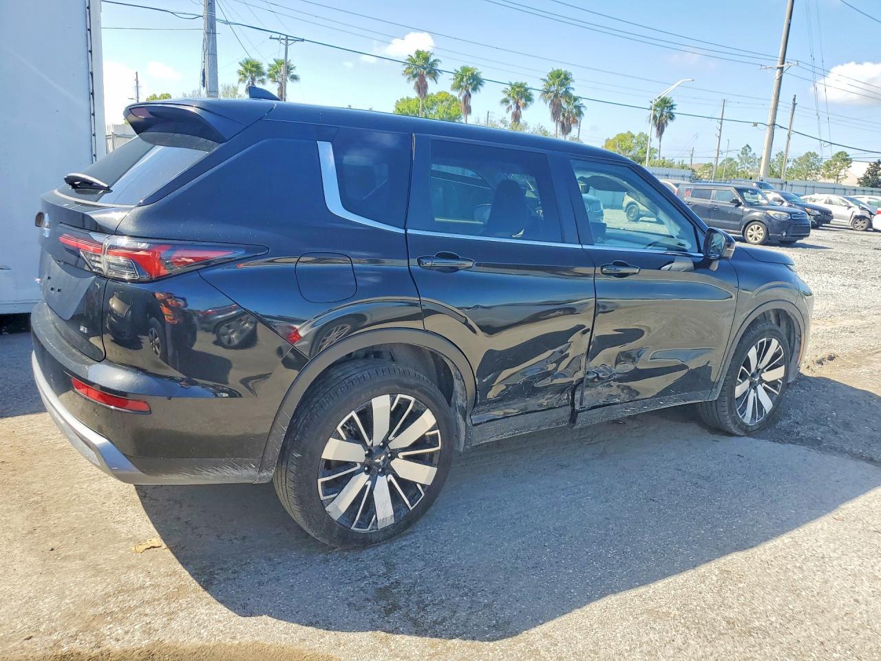 2025 MITSUBISHI outlander