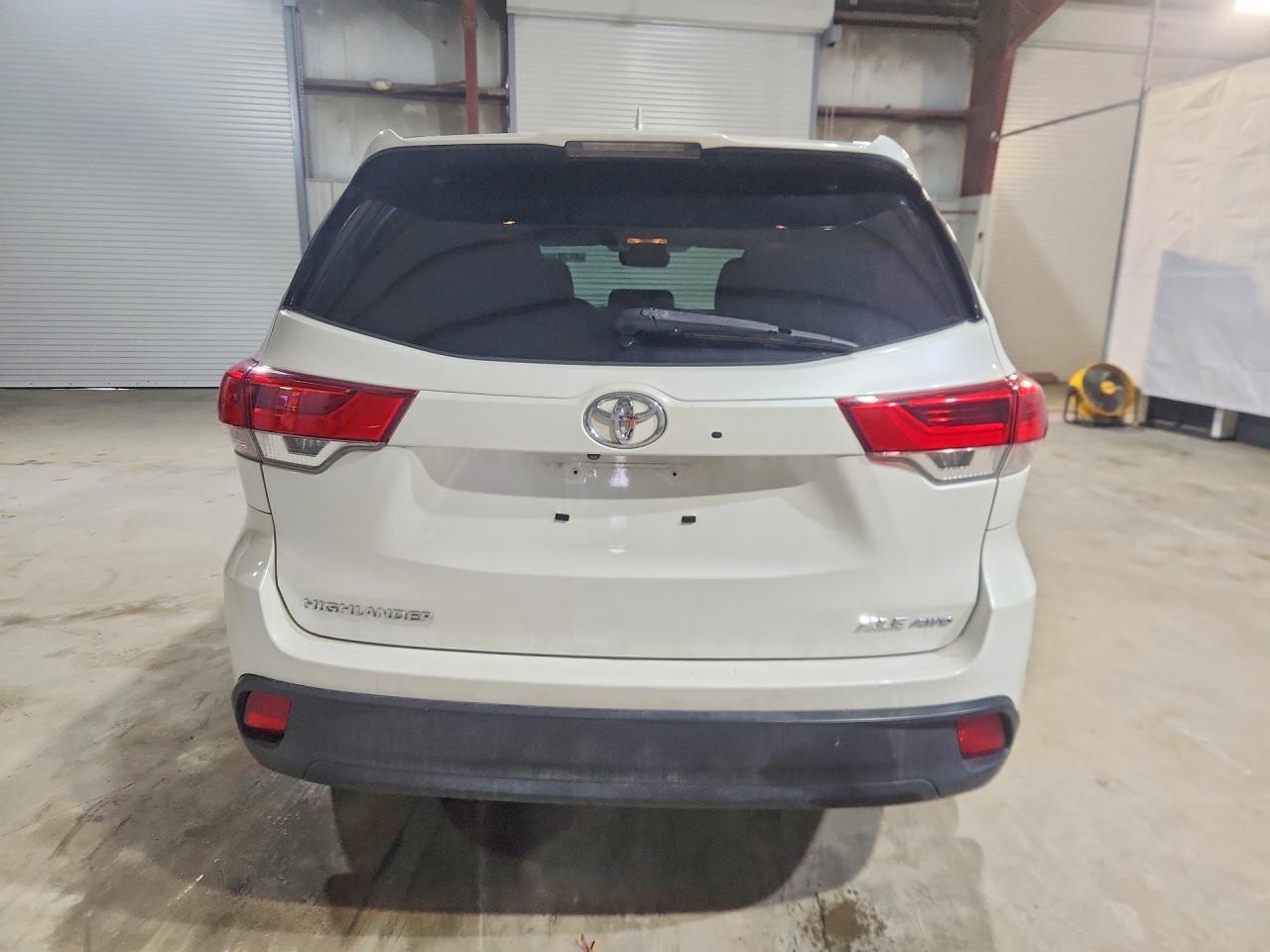2017 TOYOTA HIGHLANDER