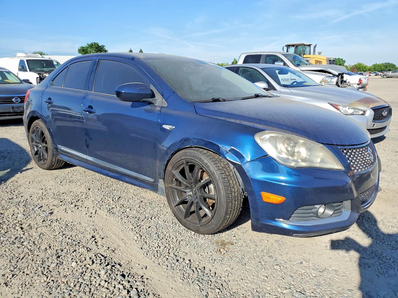 2011 SUZUKI Kizashi