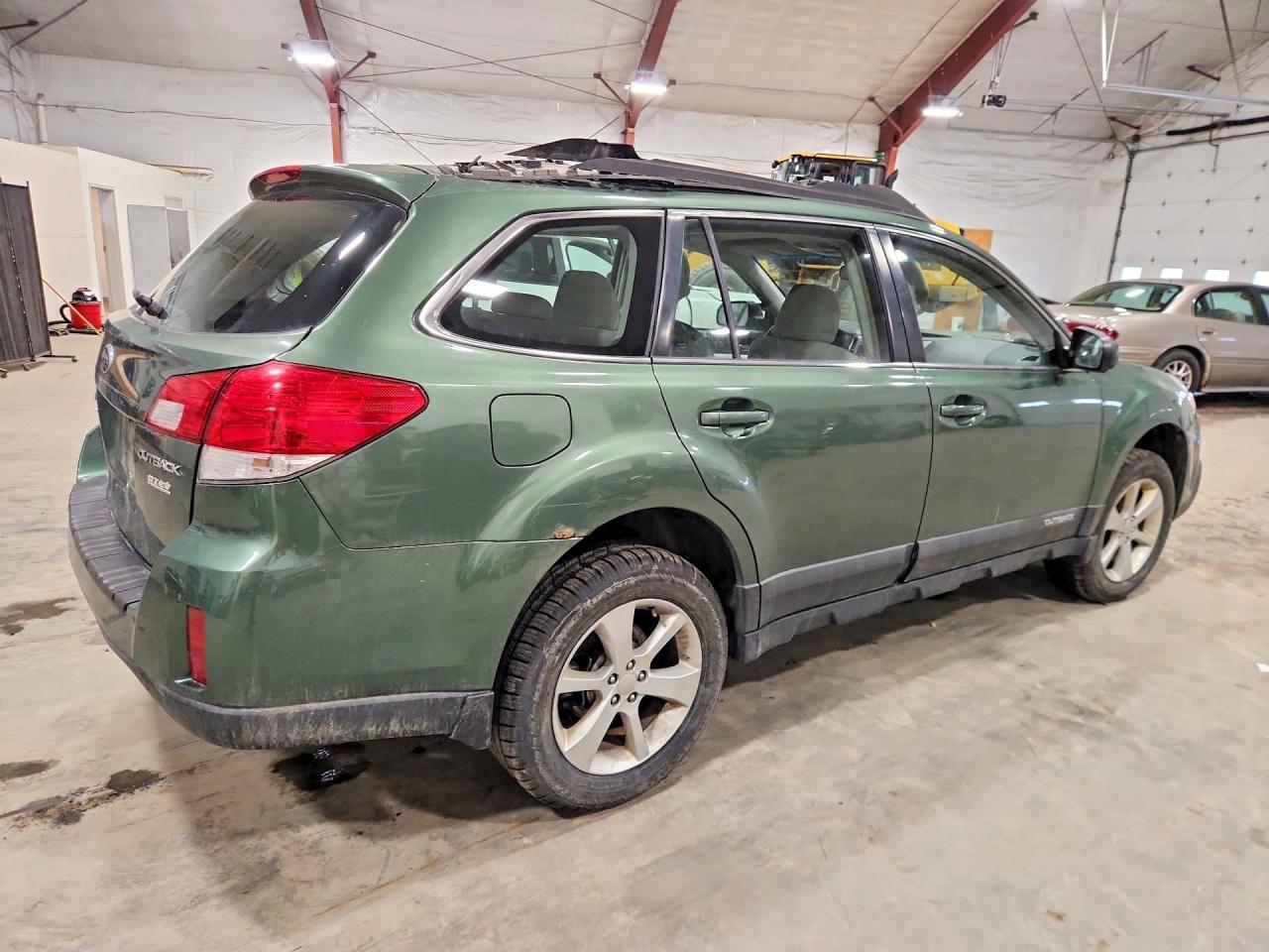 2014 SUBARU Outback