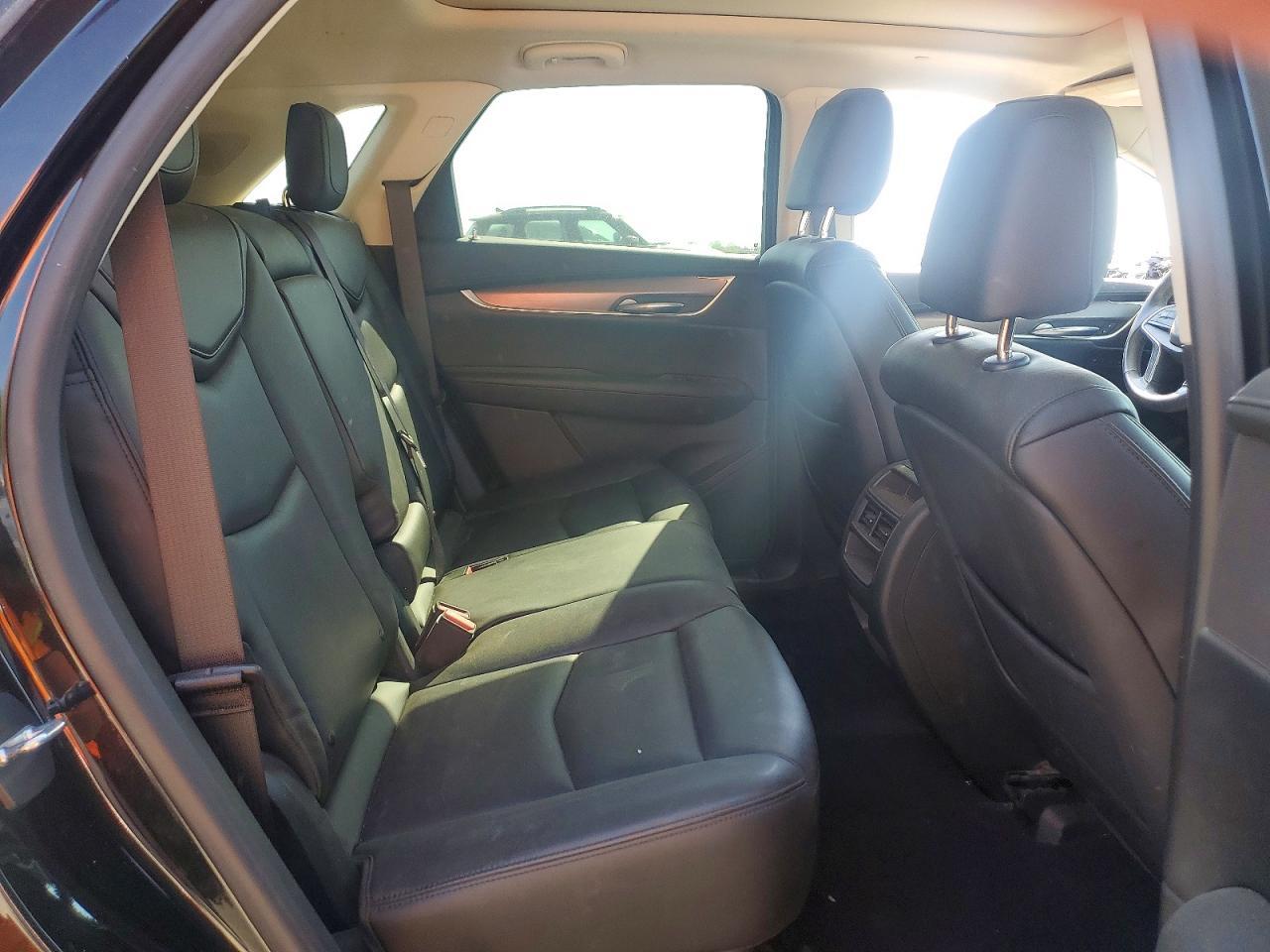 2017 CADILLAC XT5