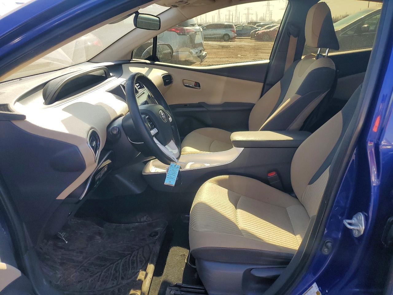 2016 TOYOTA PRIUS