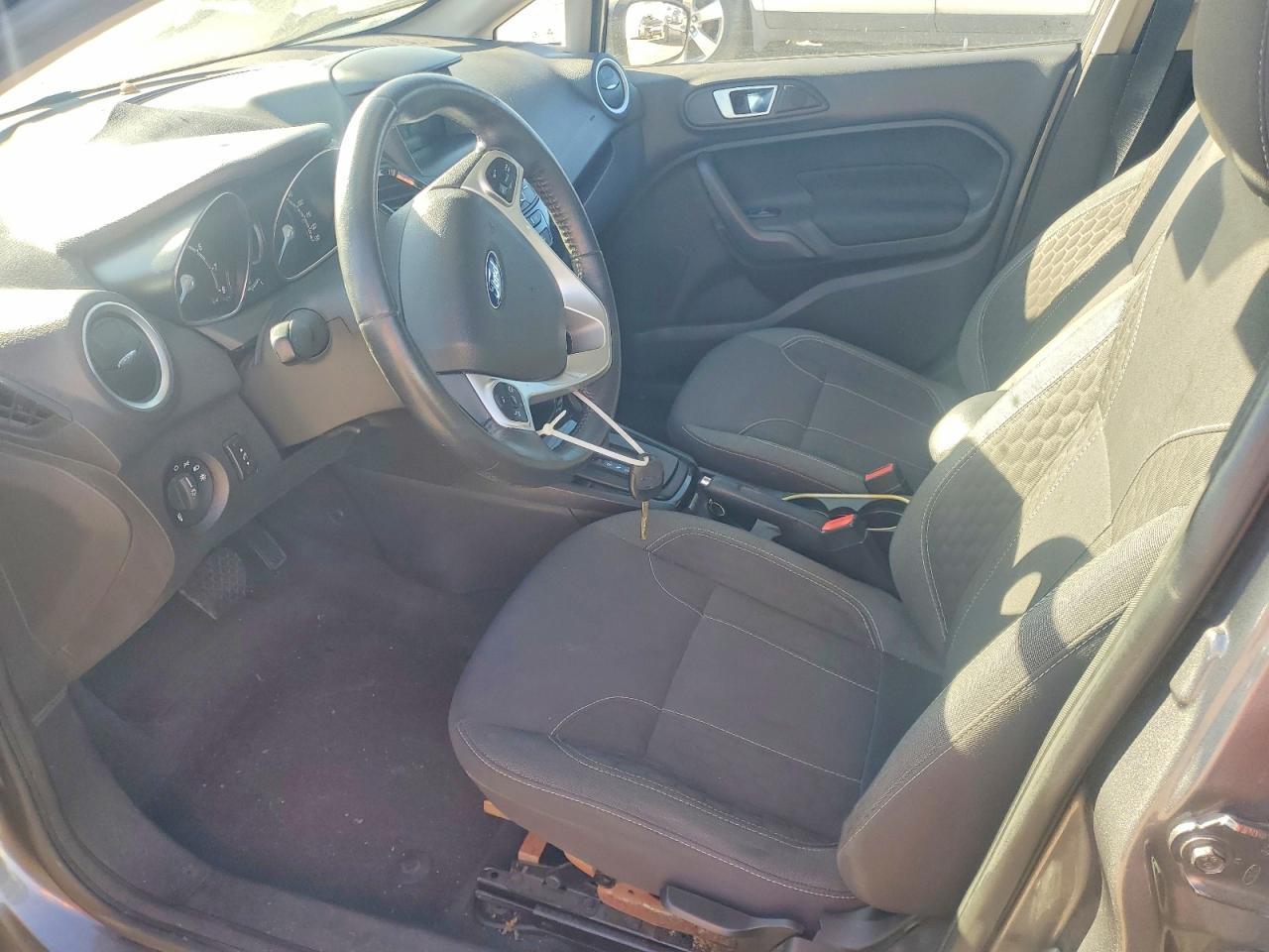 2014 FORD Fiesta