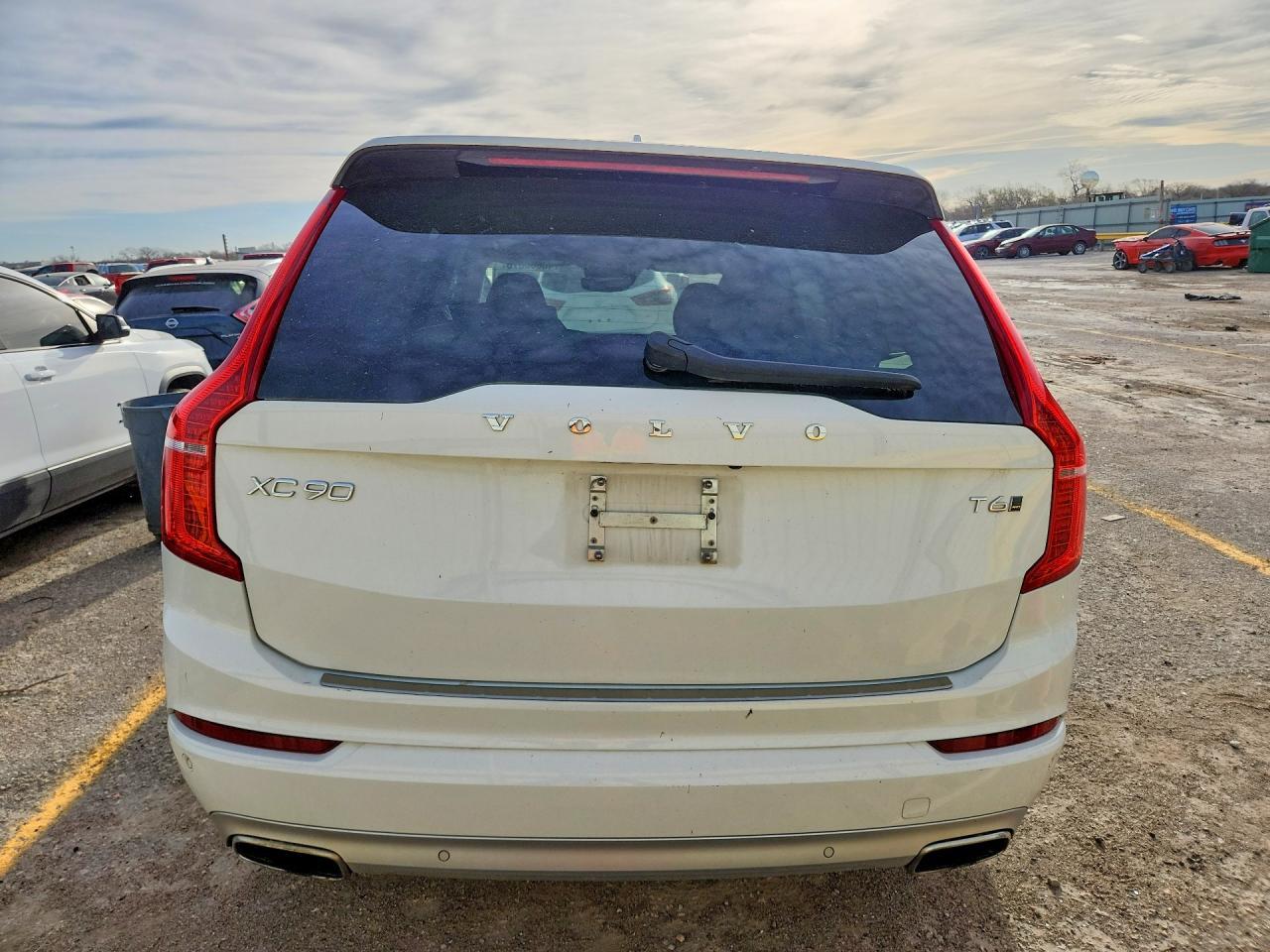 2020 VOLVO XC90