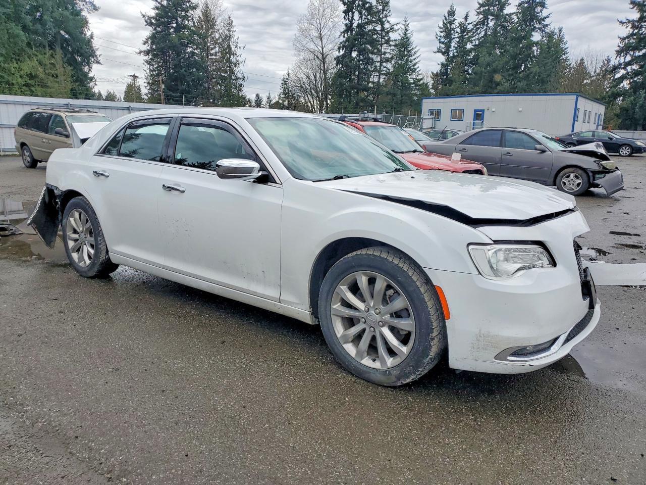 2019 CHRYSLER 300