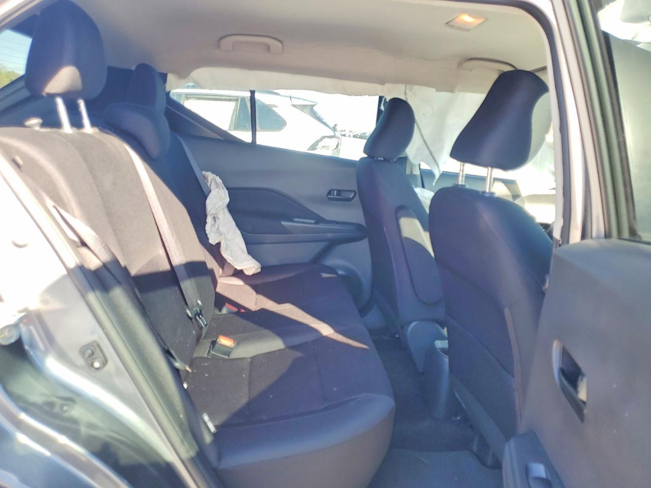 2025 NISSAN KICKS