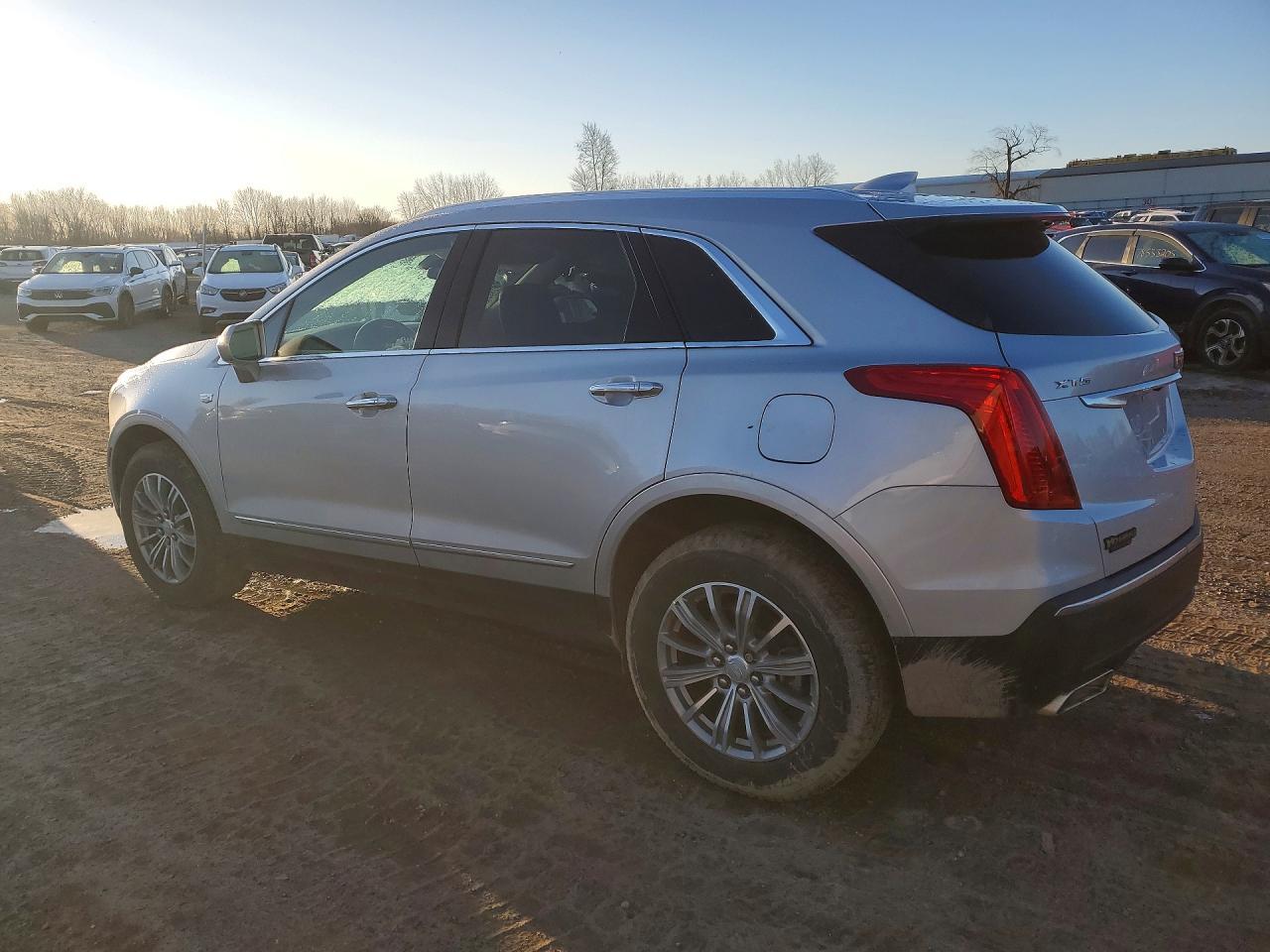 2017 CADILLAC XT5