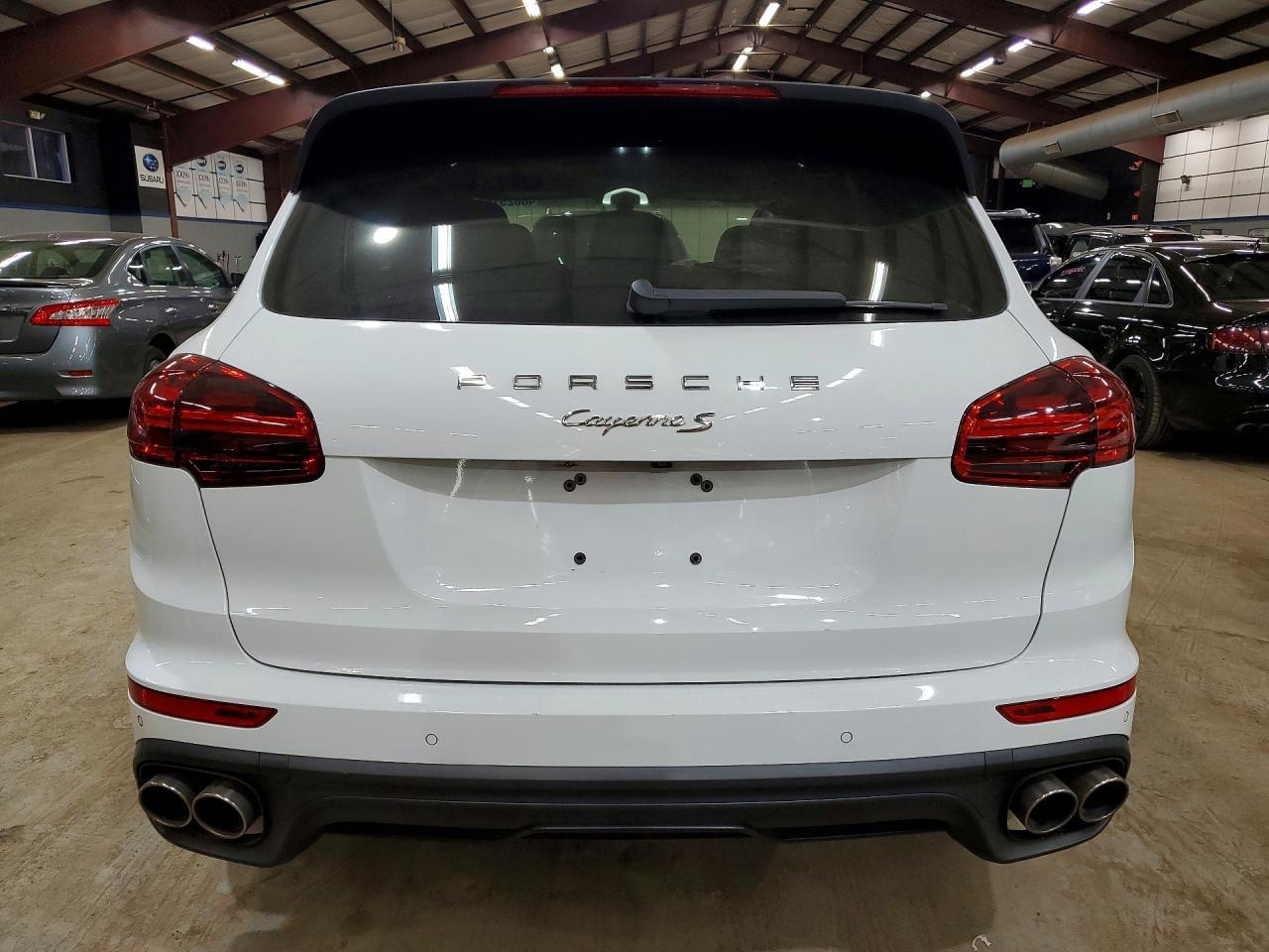 2017 PORSCHE CAYENNE