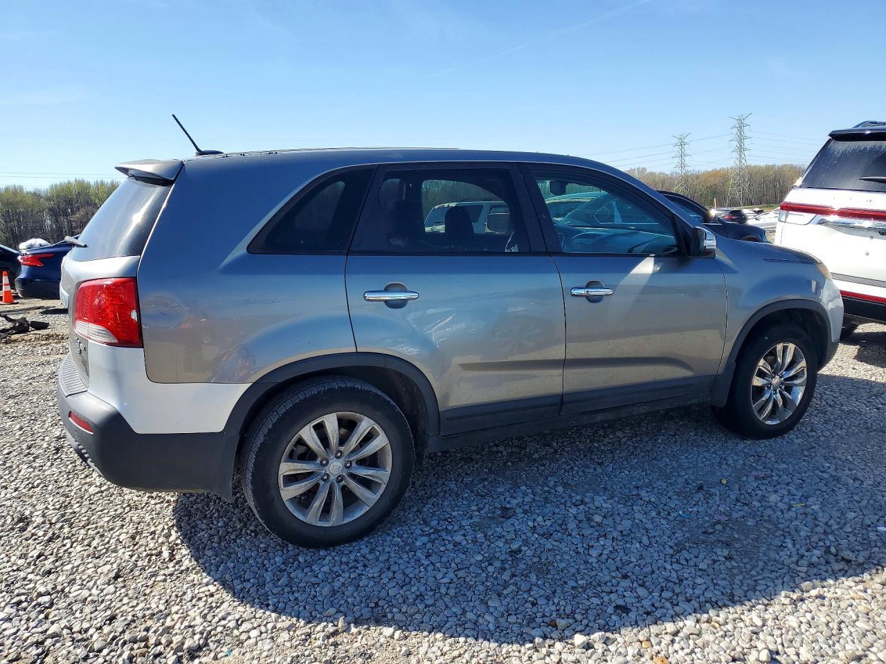 2011 KIA SORENTO
