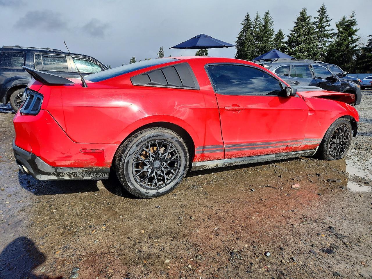 2011 FORD MUSTANG