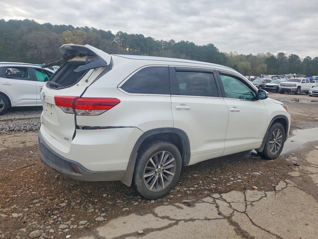 2018 TOYOTA HIGHLANDER