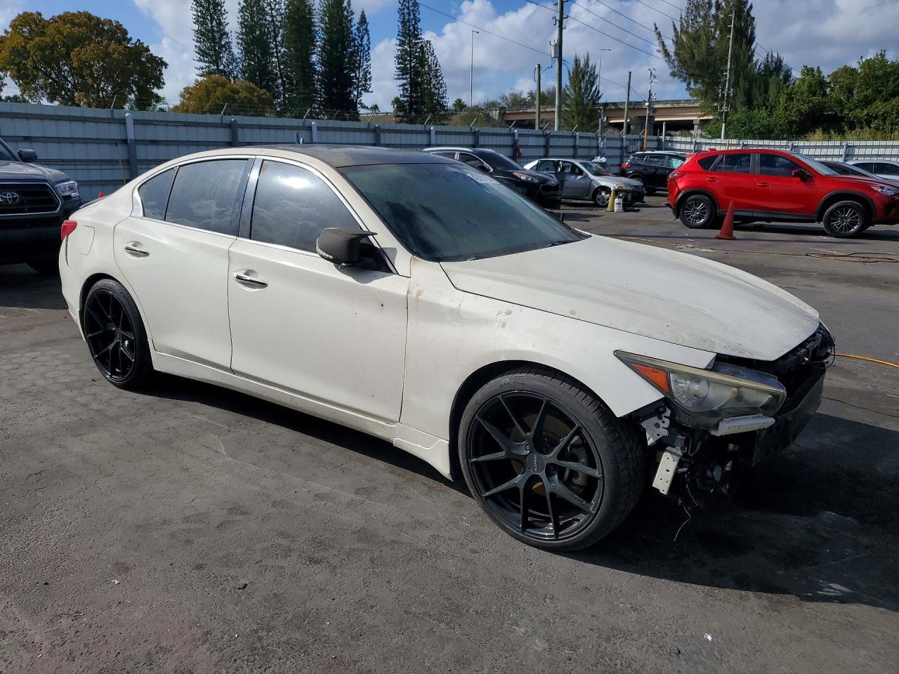 2017 INFINITI Q50
