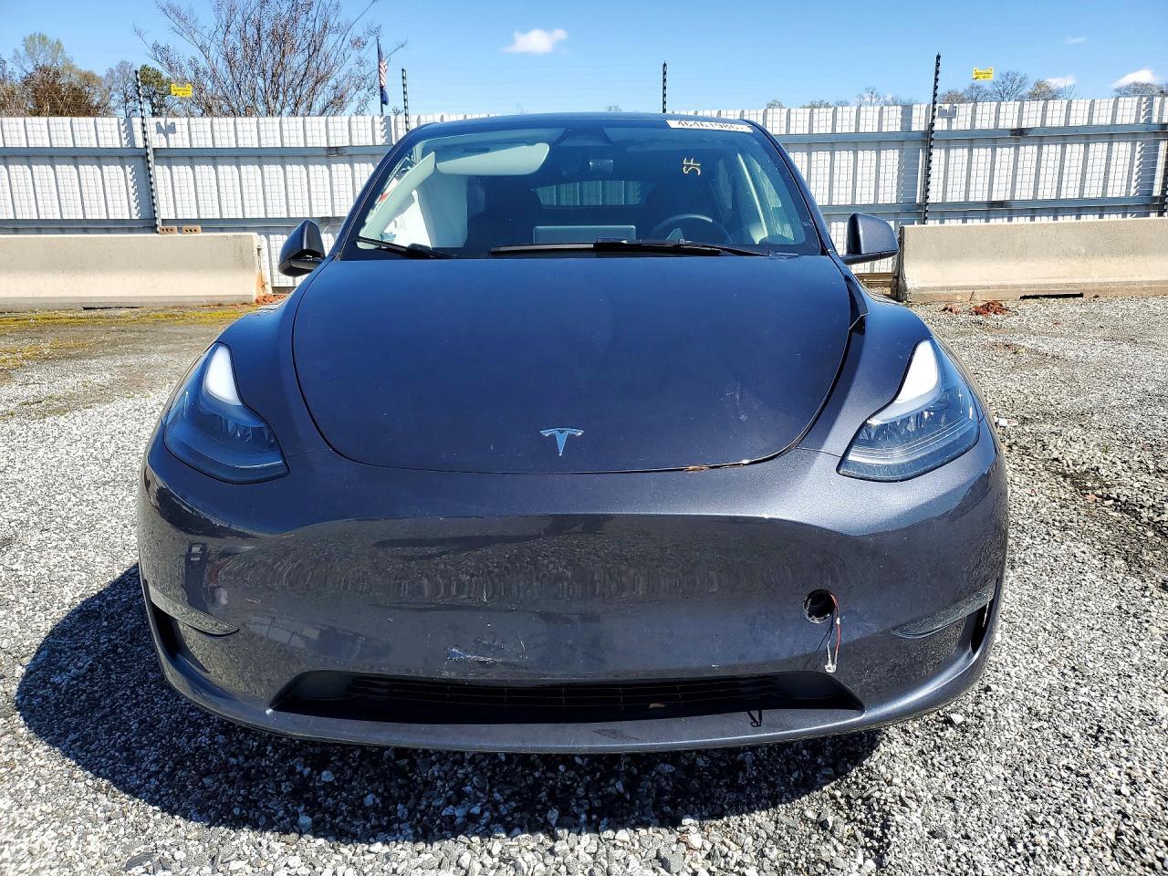 2025 TESLA MODEL Y