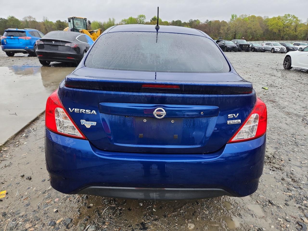 2018 NISSAN VERSA