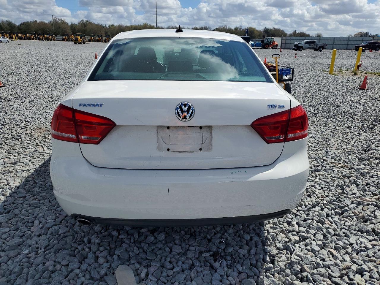 2015 VOLKSWAGEN Passat
