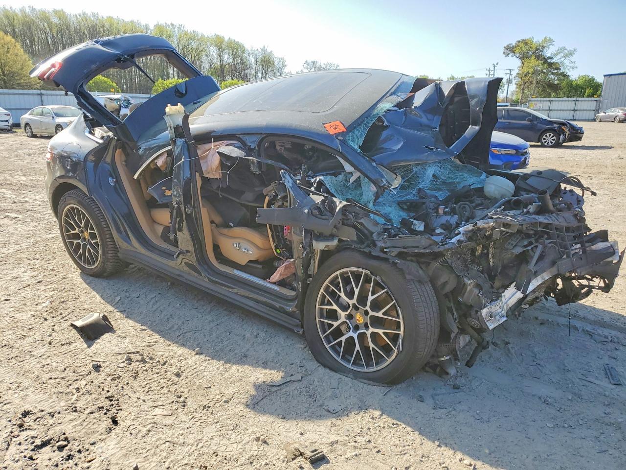 2017 PORSCHE Macan