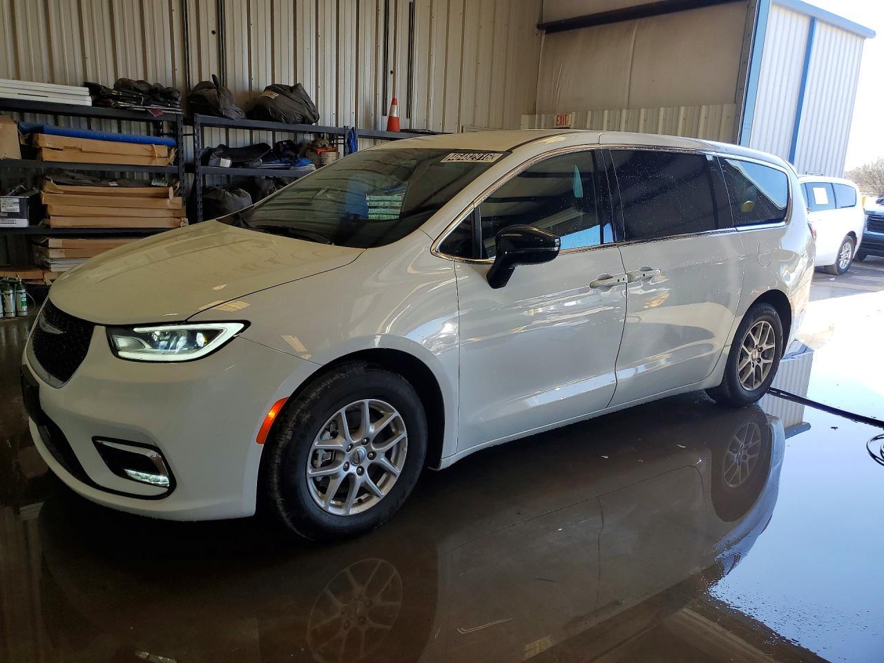 2025 CHRYSLER Pacifica