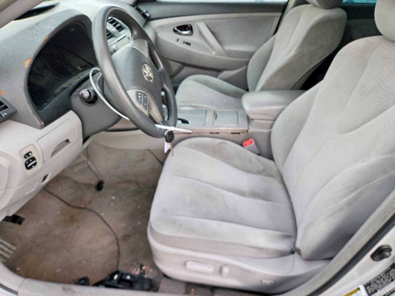 2011 TOYOTA CAMRY