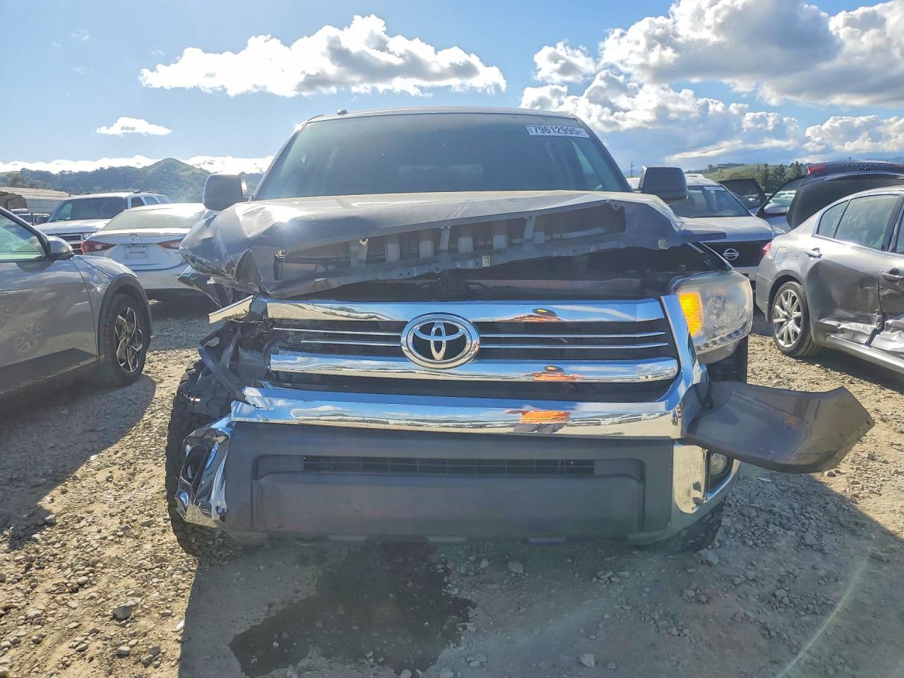 2017 TOYOTA TUNDRA