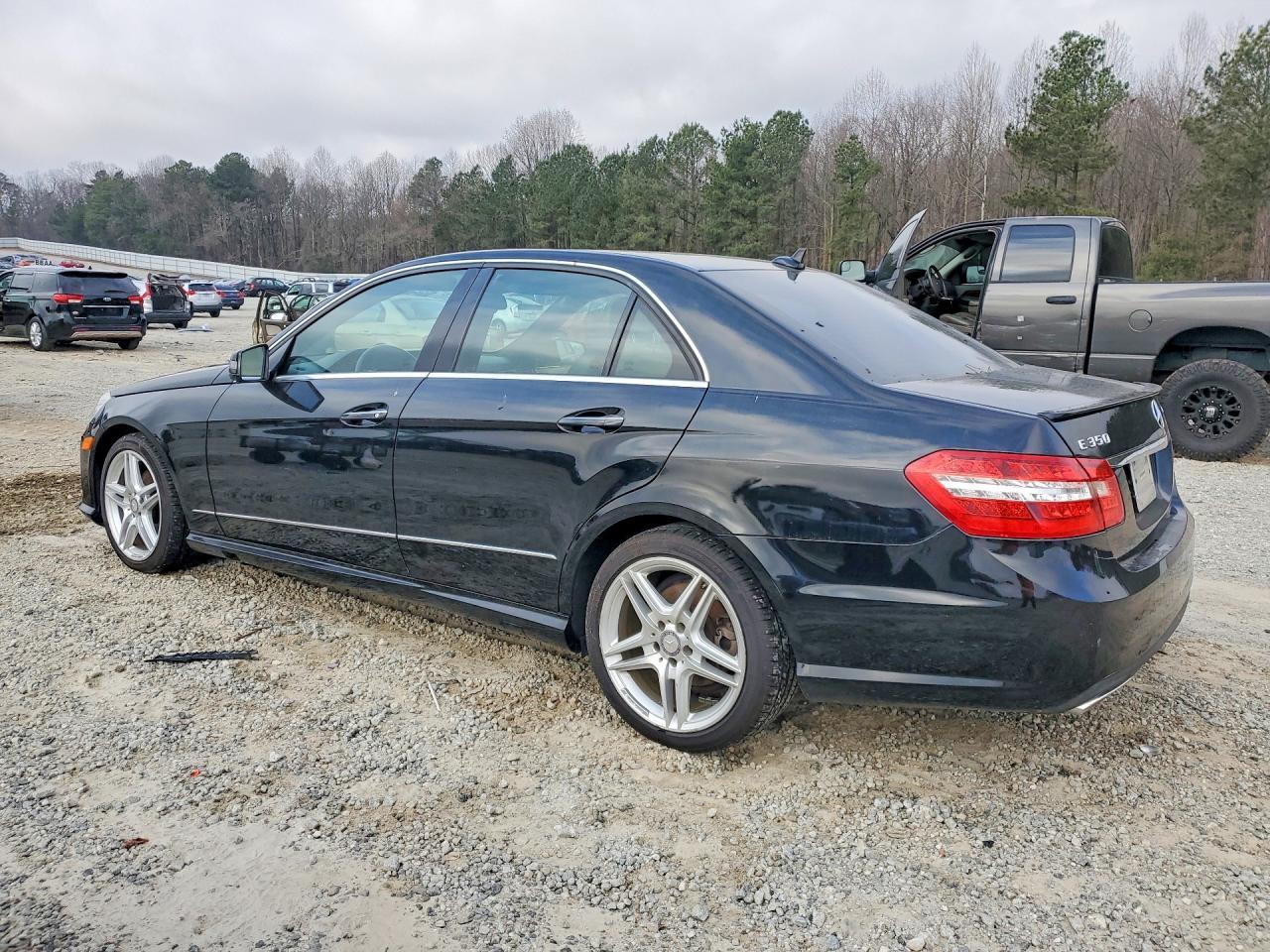 2013 MERCEDES-BENZ E-Class