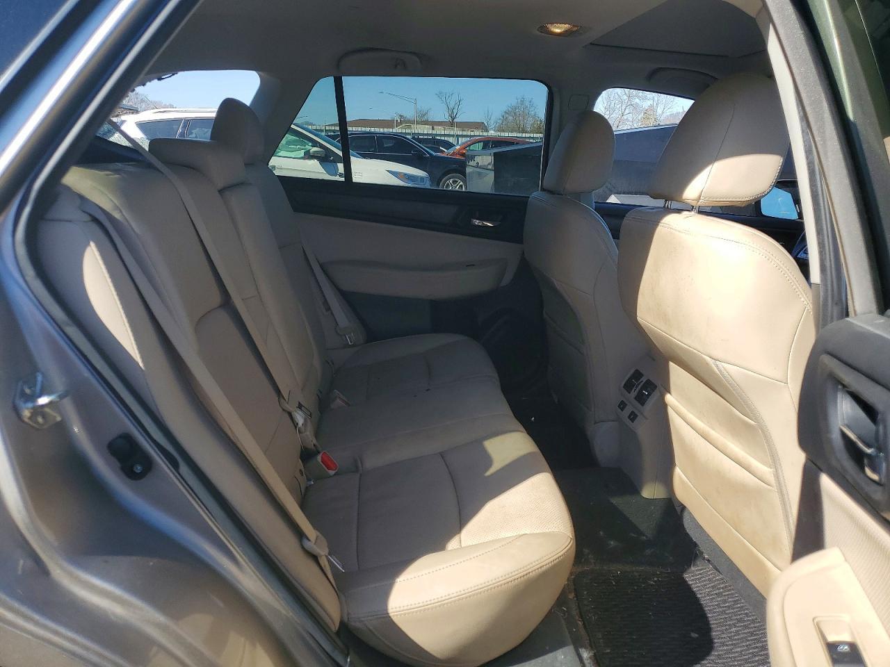 2015 SUBARU Outback
