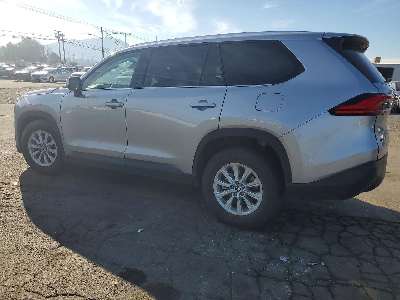 2024 TOYOTA HIGHLANDER