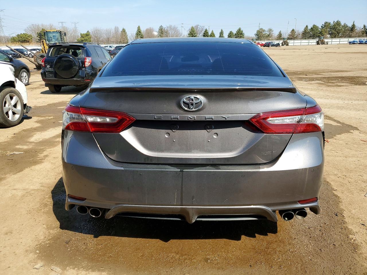 2018 TOYOTA CAMRY