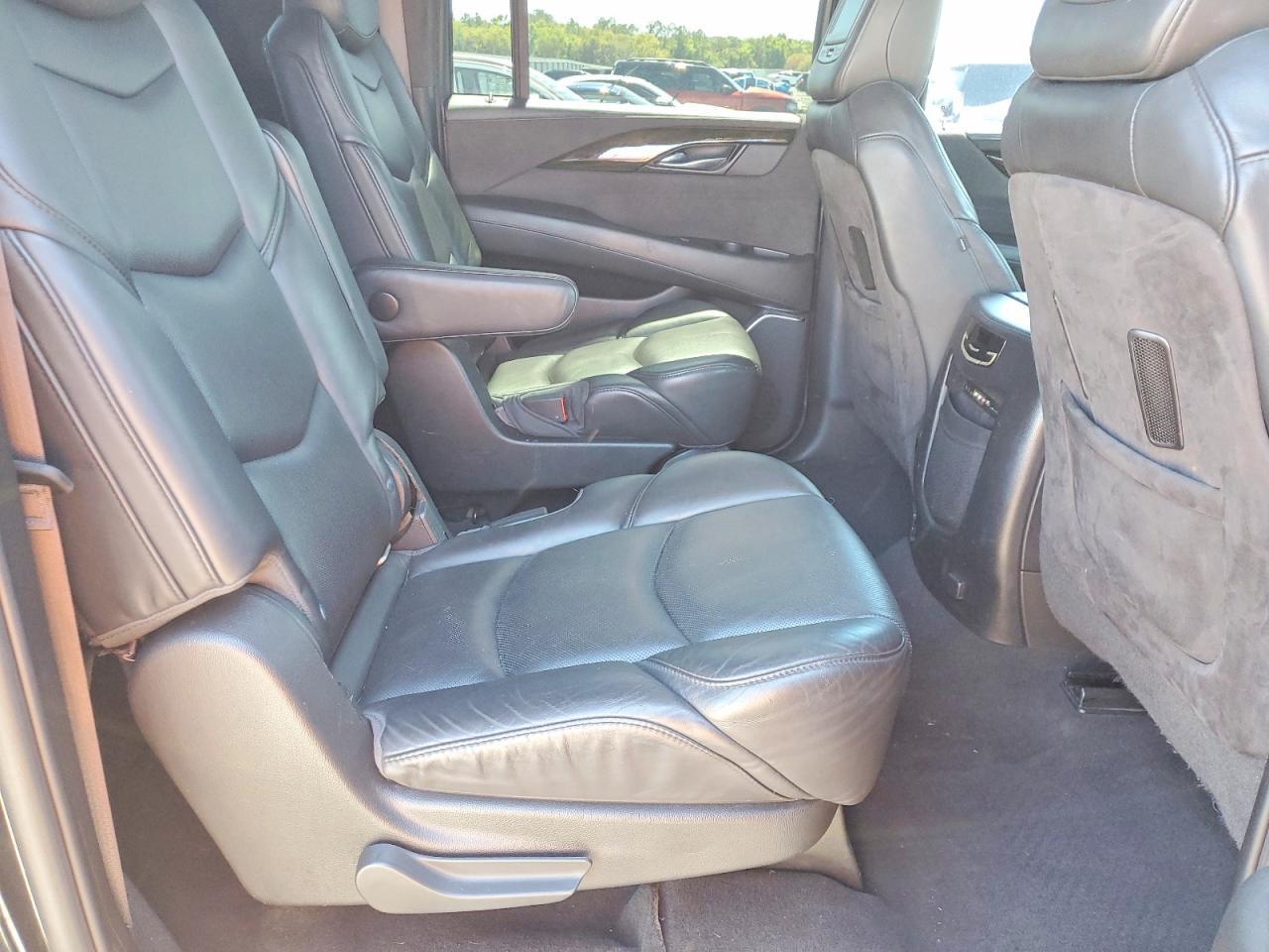 2016 CADILLAC Escalade ESV