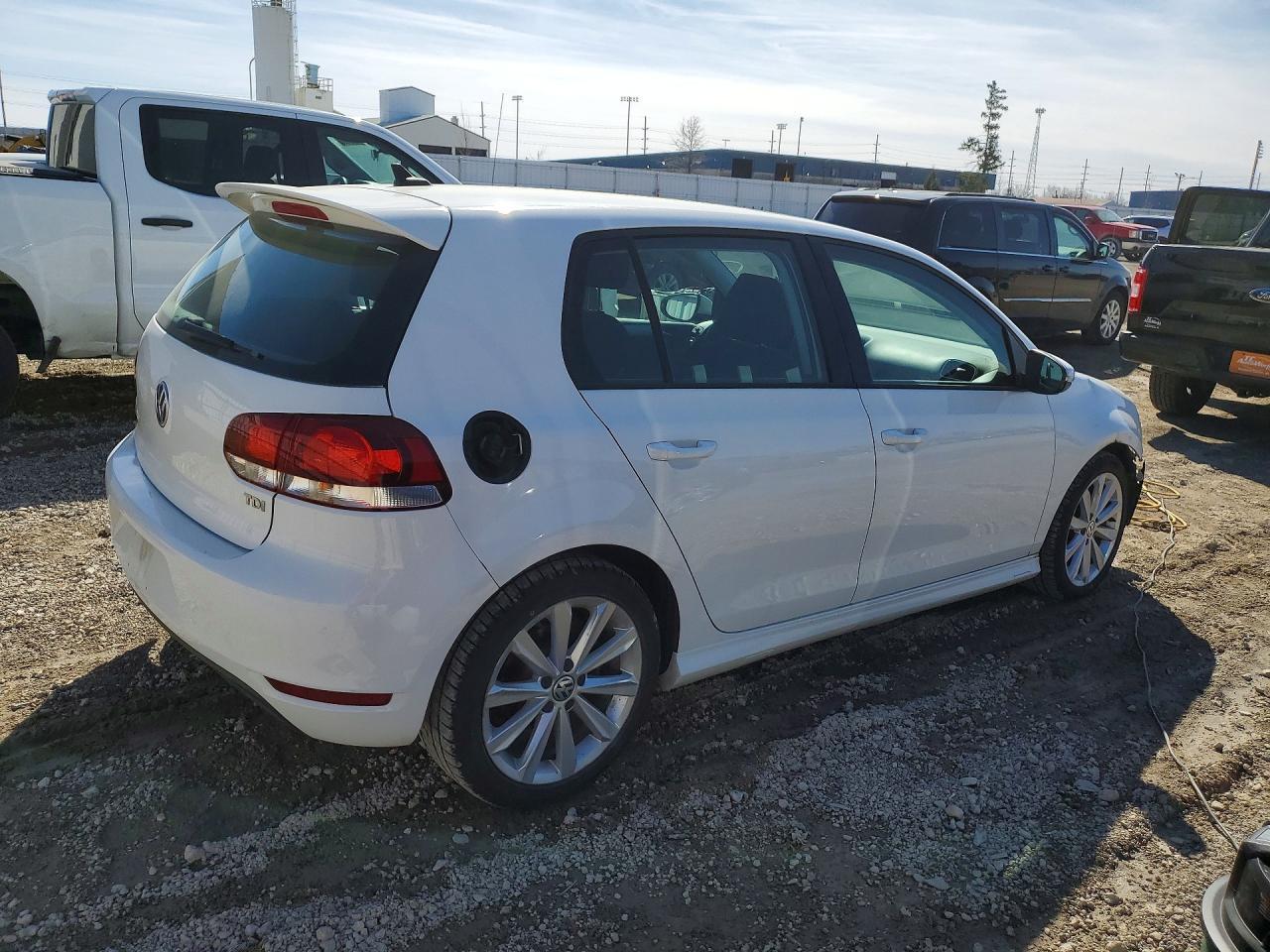 2014 VOLKSWAGEN GOLF
