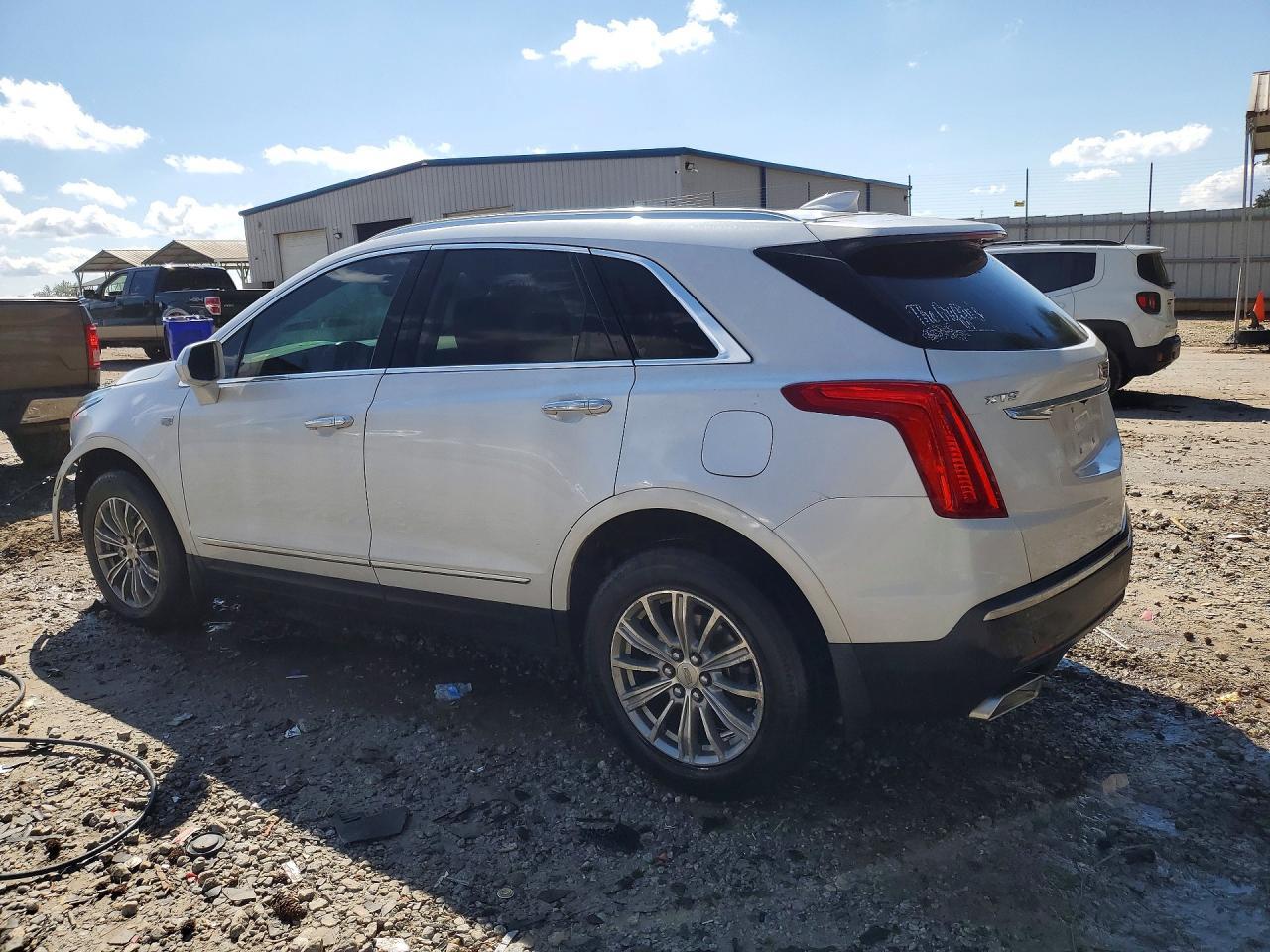 2017 CADILLAC XT5