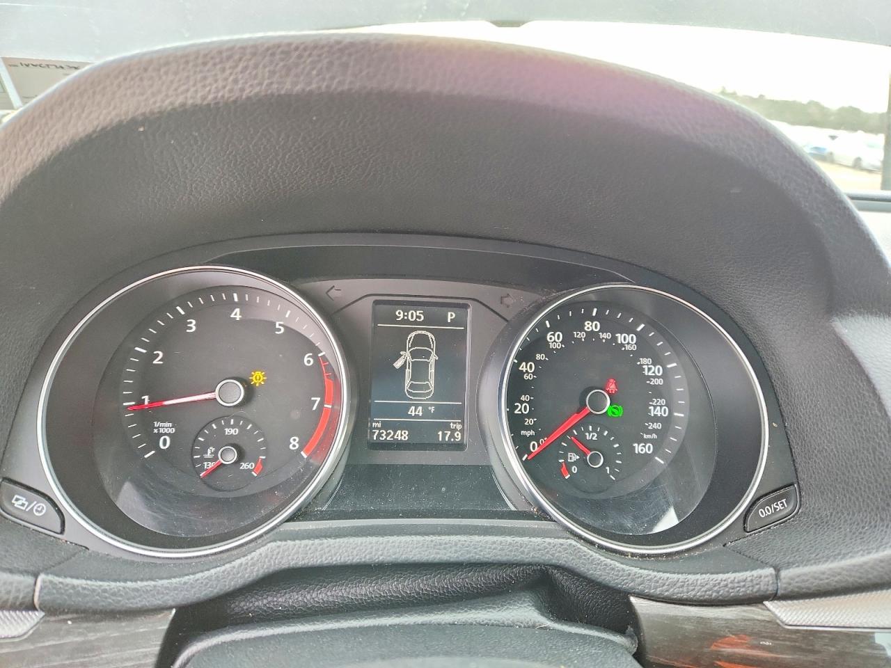 2016 VOLKSWAGEN Passat