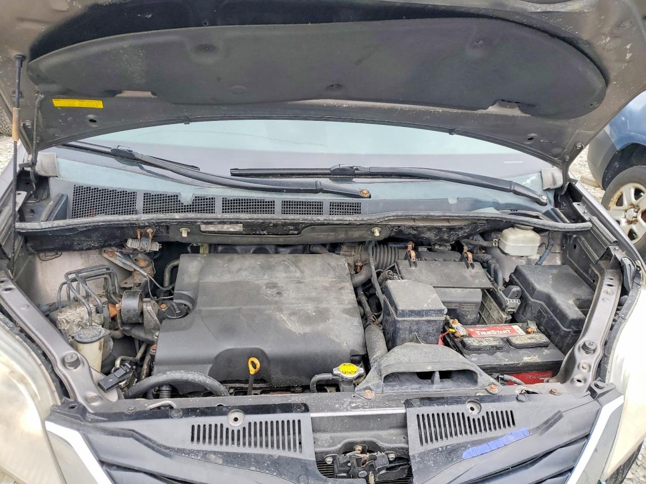 2011 TOYOTA SIENNA