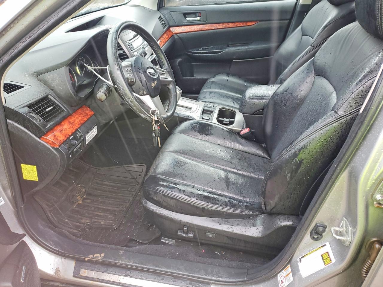 2010 SUBARU Outback